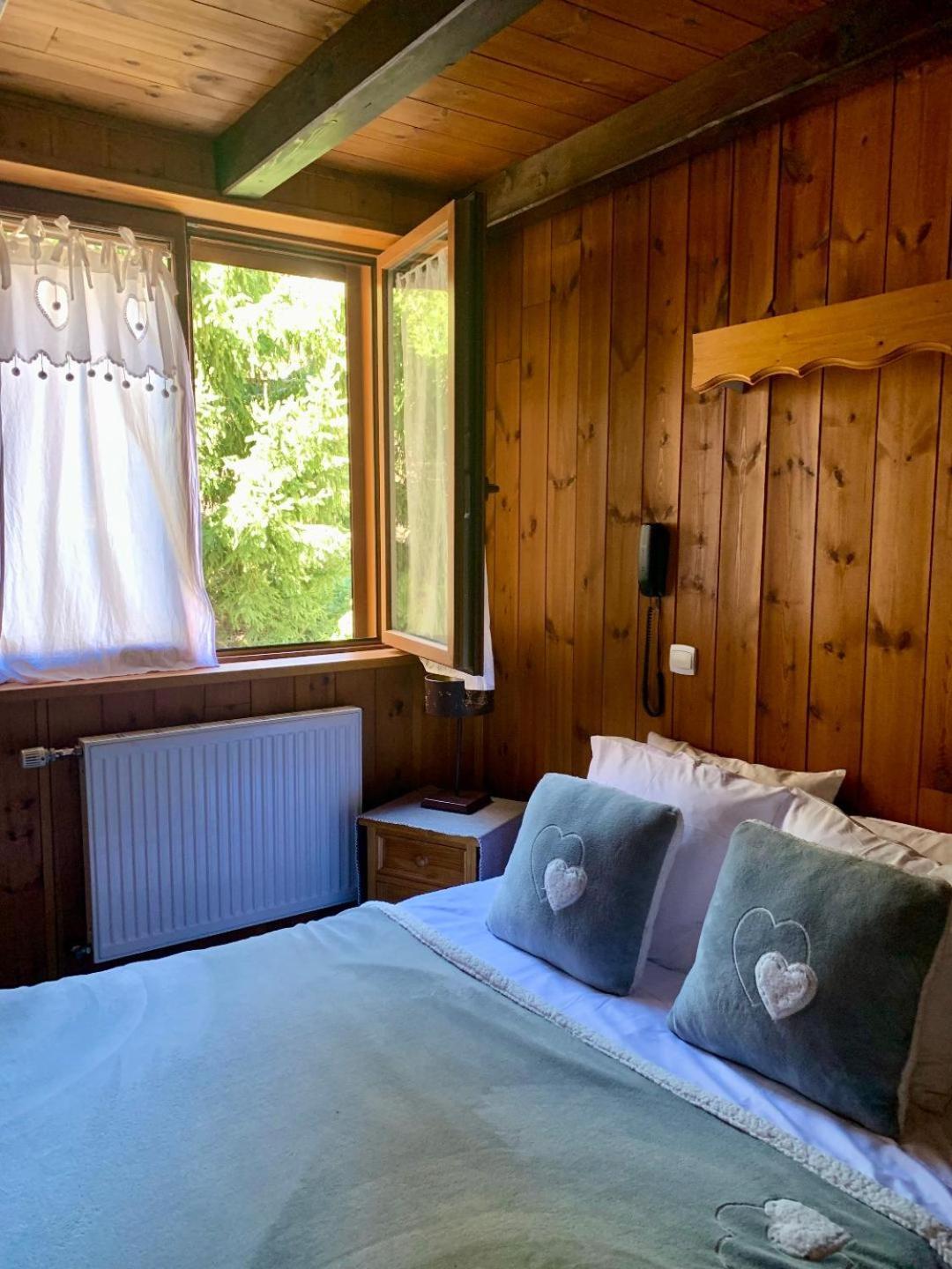 Hotels Les Catrems & Le Montagnou Orcieres Exterior photo