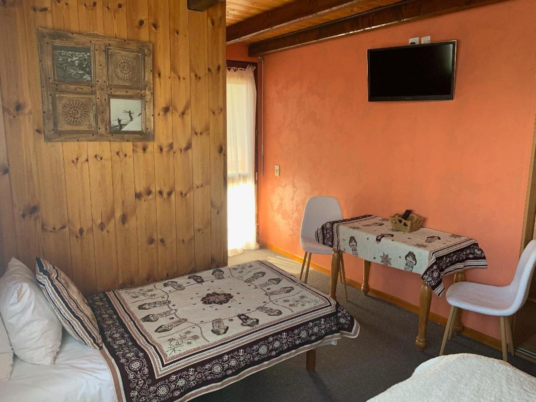 Hotels Les Catrems & Le Montagnou Orcieres Exterior photo