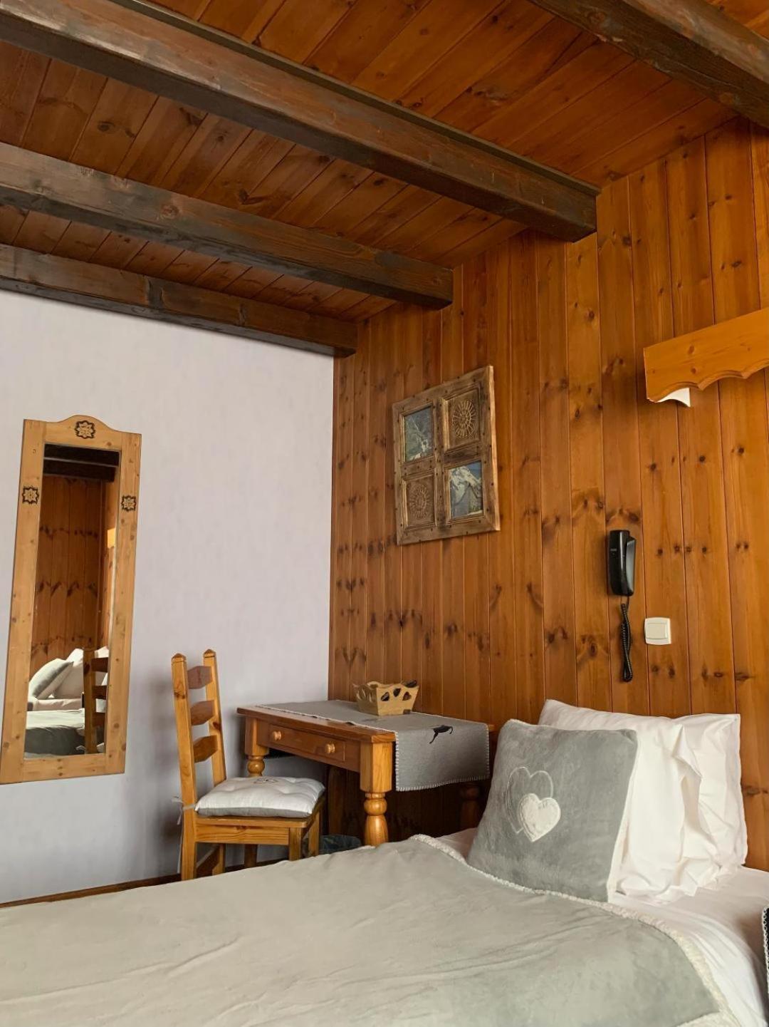 Hotels Les Catrems & Le Montagnou Orcieres Exterior photo